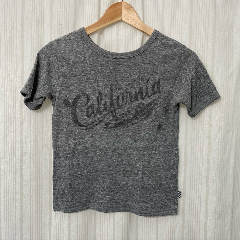 🌈5/$25 BUNDLE! Vans Adventure in California gray XS tee shirt slightly cropped - Picture 1 of 4